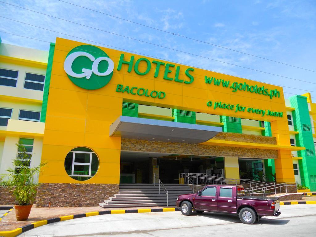 Go Hotels Bacolod Bagian luar foto