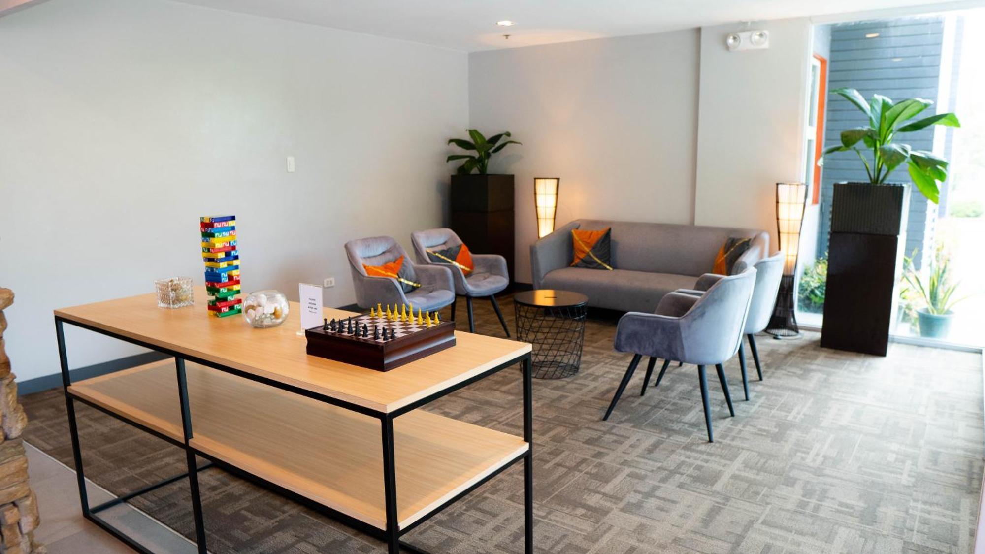 Go Hotels Bacolod Bagian luar foto