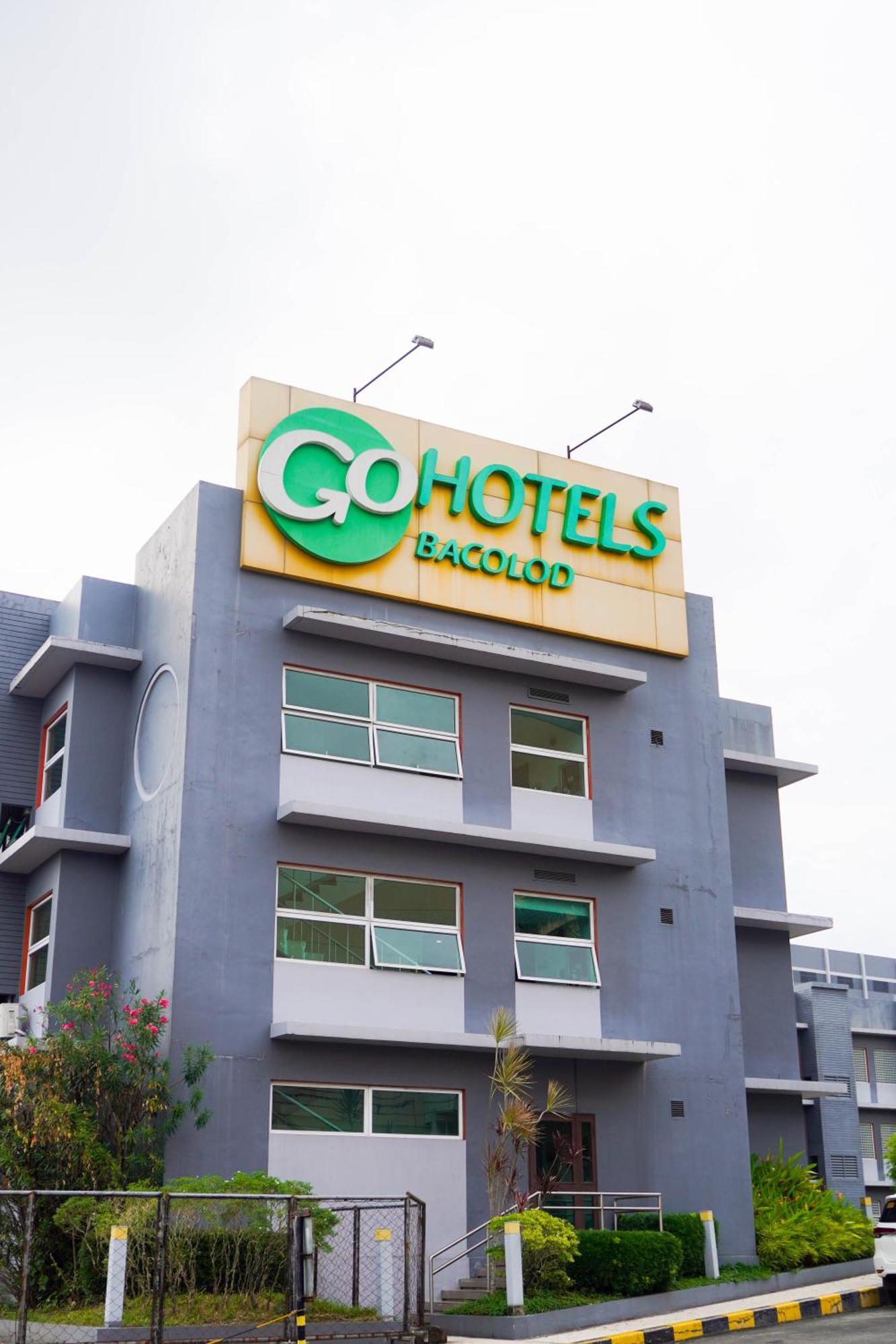 Go Hotels Bacolod Bagian luar foto