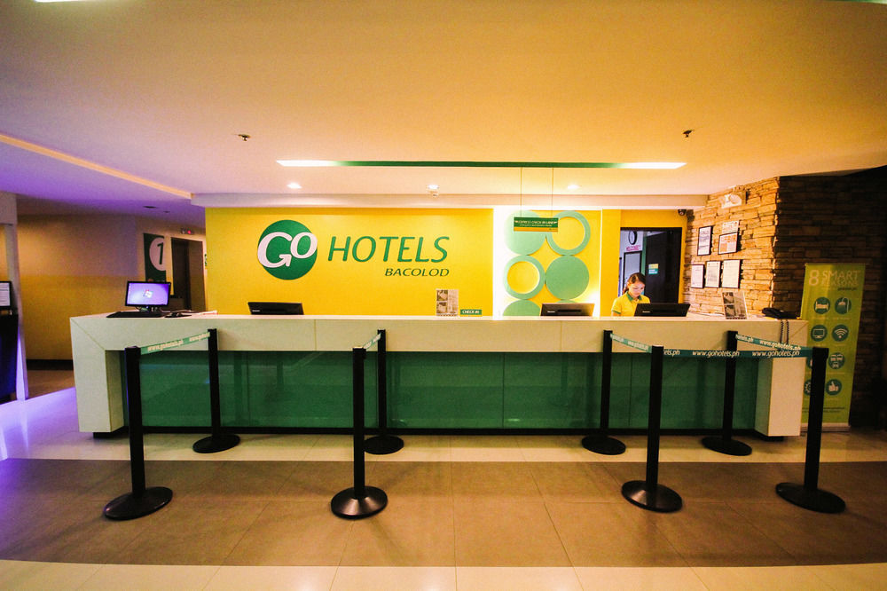 Go Hotels Bacolod Bagian luar foto