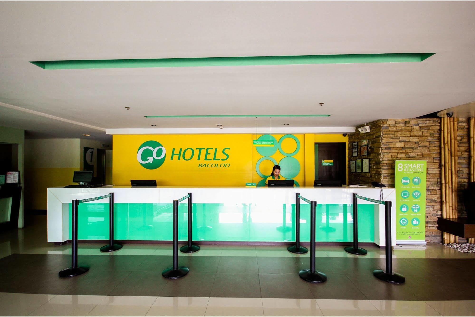 Go Hotels Bacolod Bagian luar foto